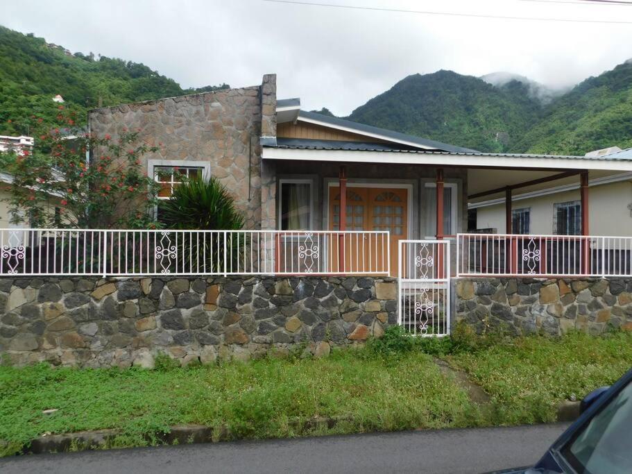 Tropical Home Oasis سوفريير المظهر الخارجي الصورة