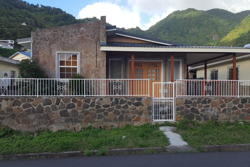 Tropical Home Oasis سوفريير المظهر الخارجي الصورة