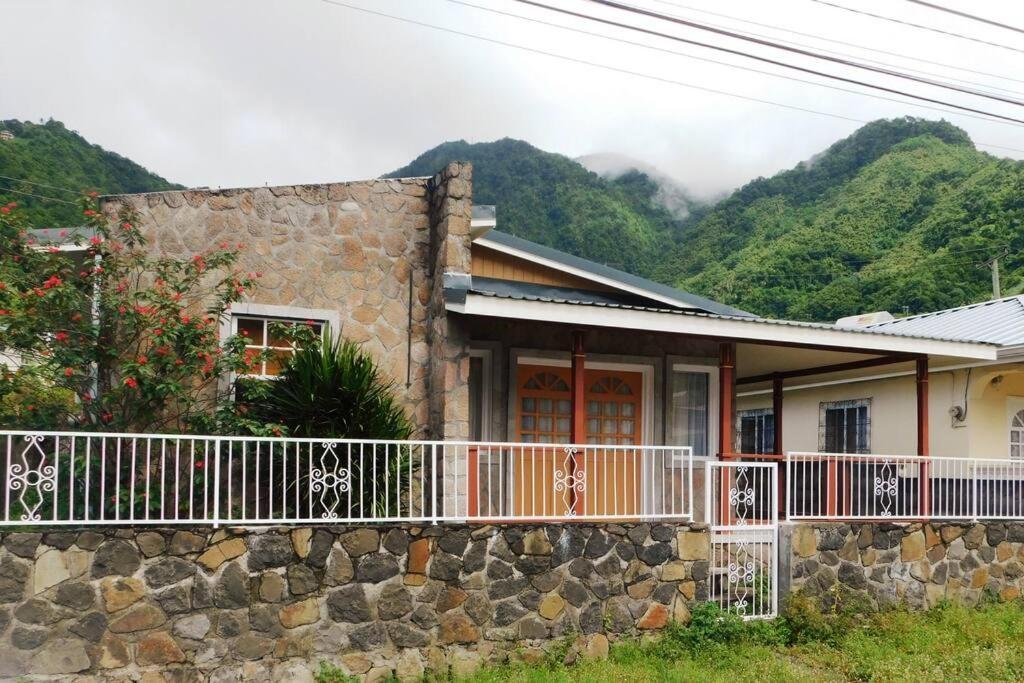 Tropical Home Oasis سوفريير المظهر الخارجي الصورة